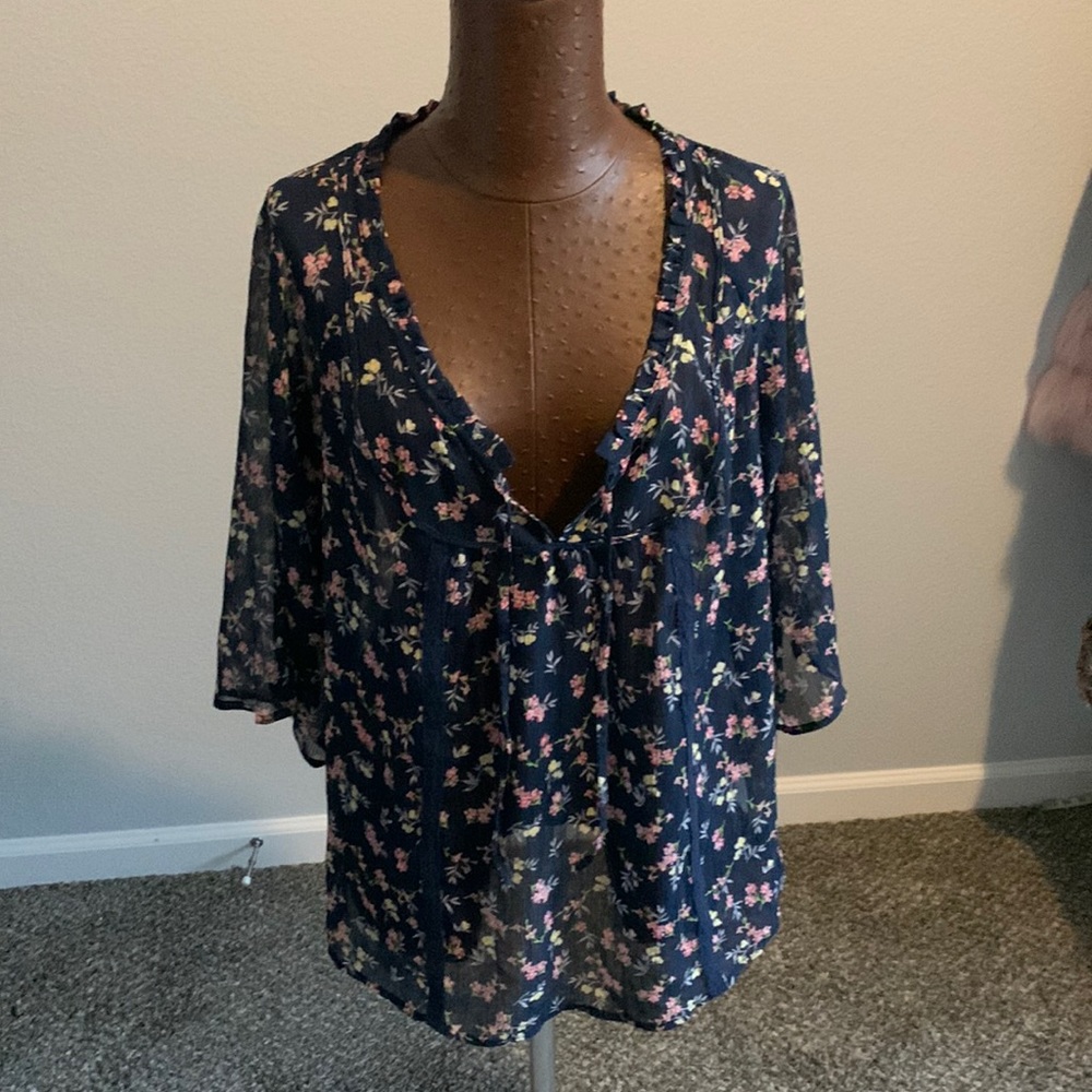 Decree flower blouse❄️